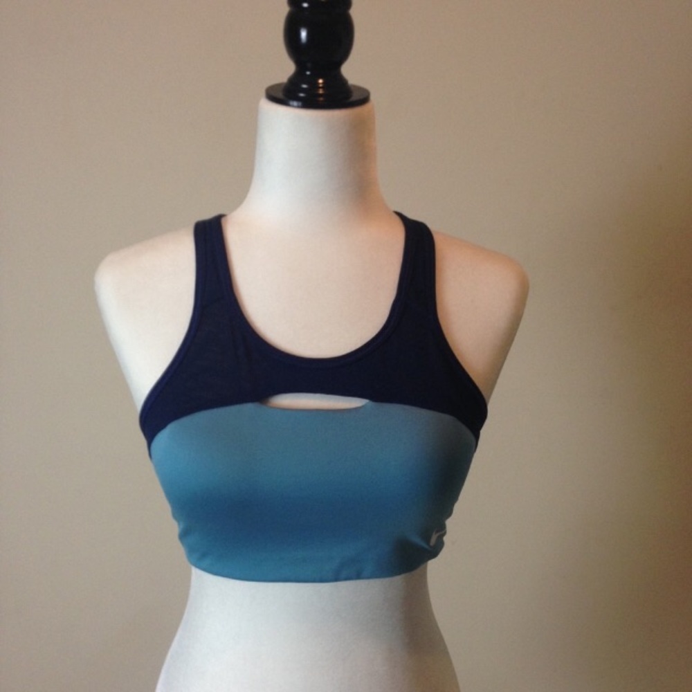 Nike Blue Cutout Sports Bra Size: Medium